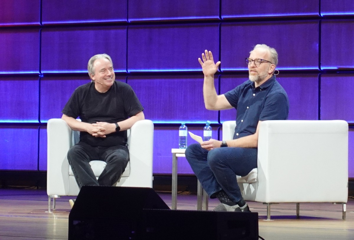 [Linus Torvalds and Dirk Hohndel]